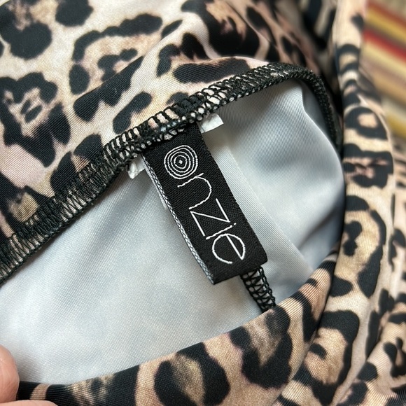 Onzie cheetah leopard print high rise full length yoga leggings - Picture 8 of 10